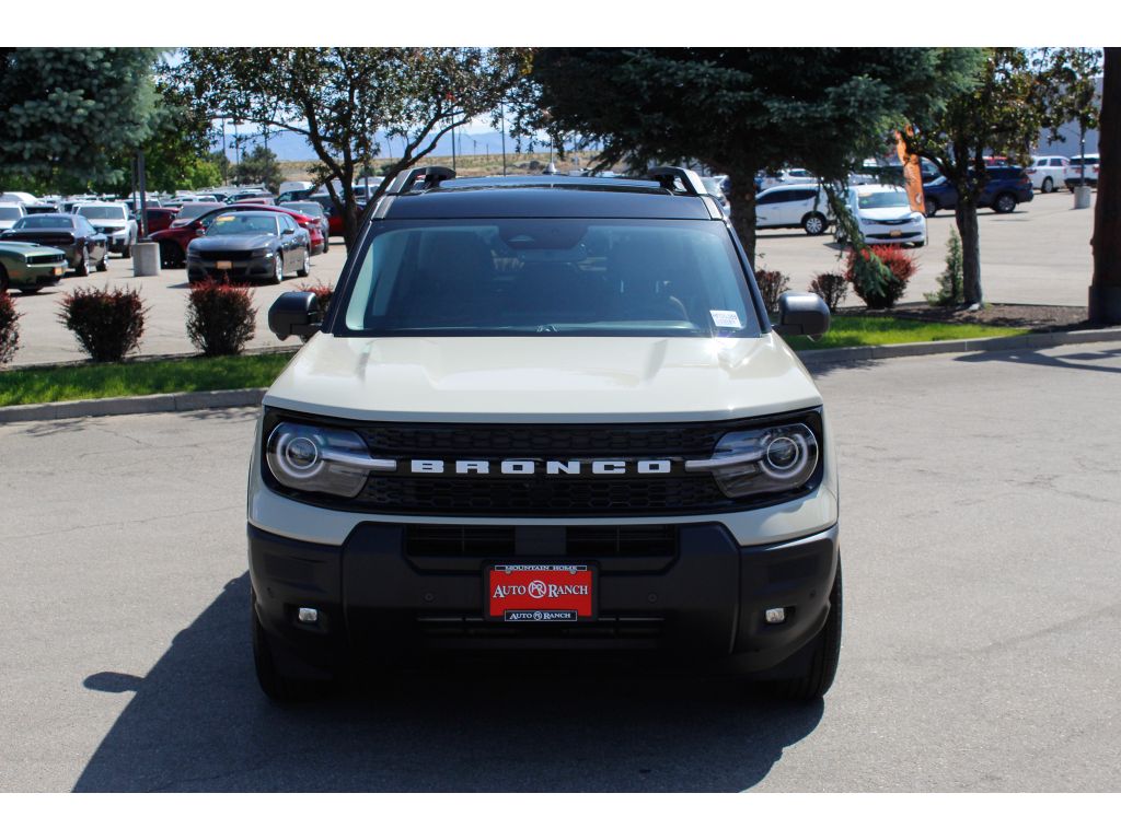 2025 Ford Bronco Sport Outer Banks photo 2