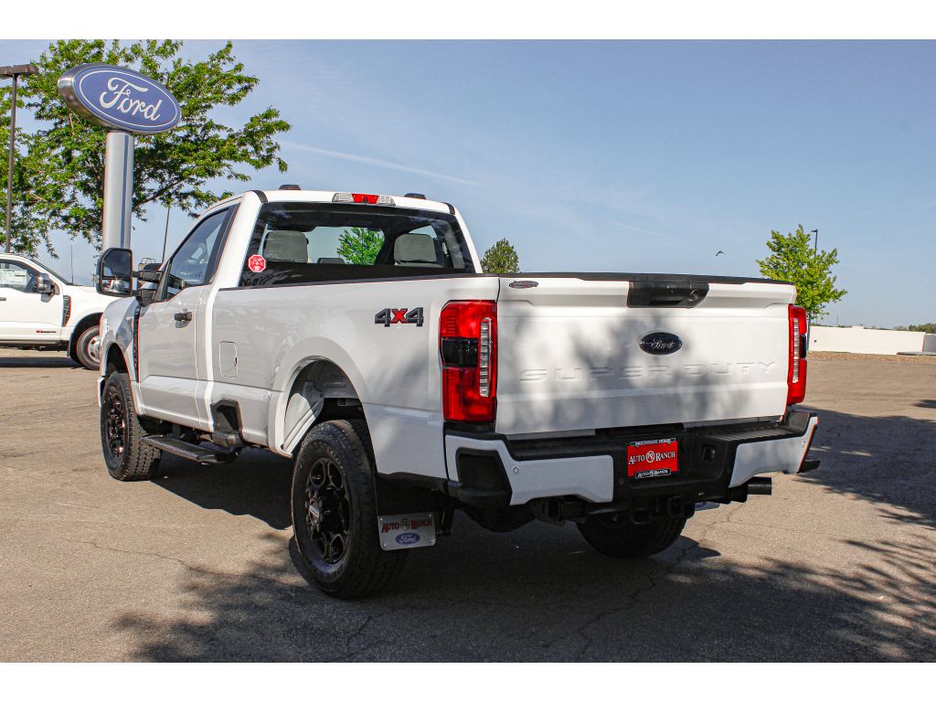 2025 Ford F-350 XL photo 4