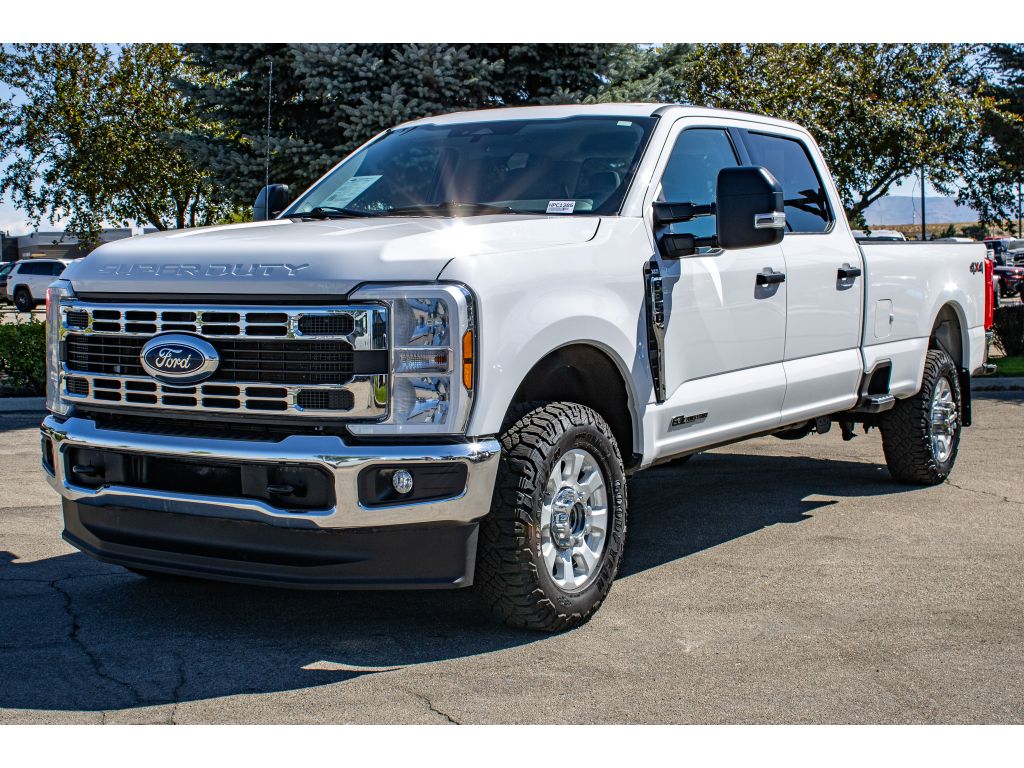 2024 Ford F-350 XLT photo 4