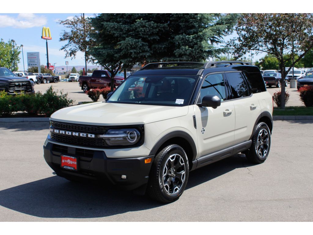 2025 Ford Bronco Sport Outer Banks photo 3