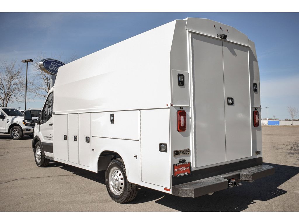 2023 Ford Transit Cutaway Chassis photo 4