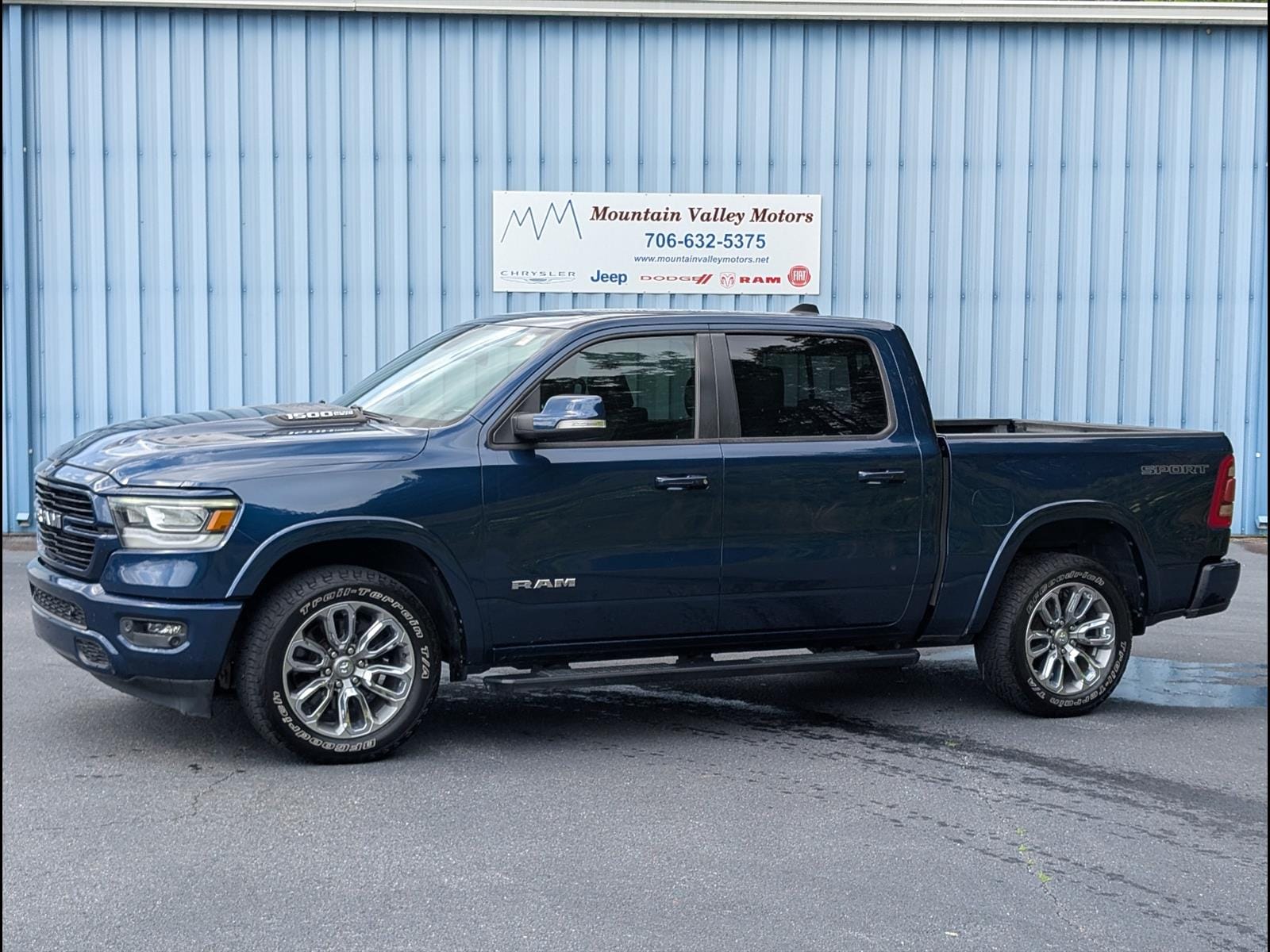 2021 RAM 1500 Laramie 4x4 Crew Cab 5'7's photo