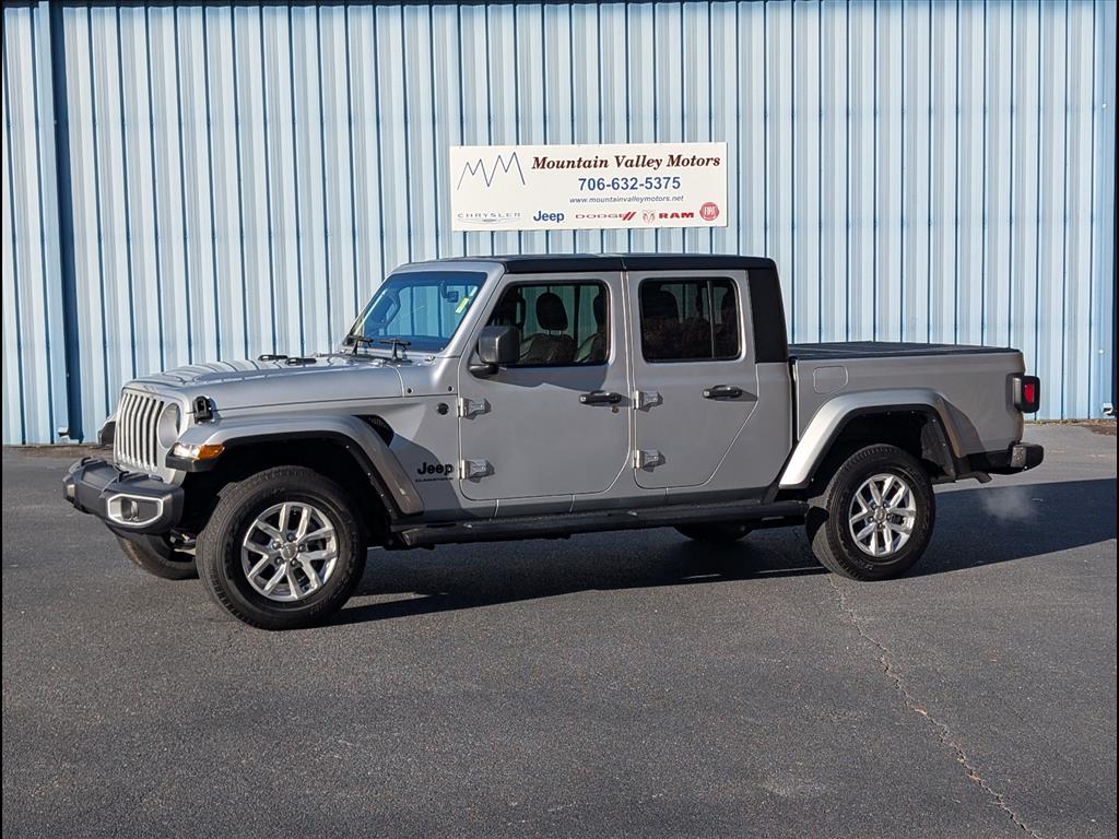 2023 Jeep Gladiator Sport S's photo