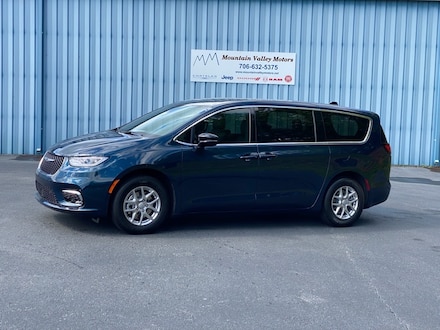 2025 Chrysler Pacifica SELECT Passenger Van