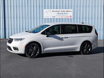 2026 Chrysler Pacifica Select Van Passenger Van