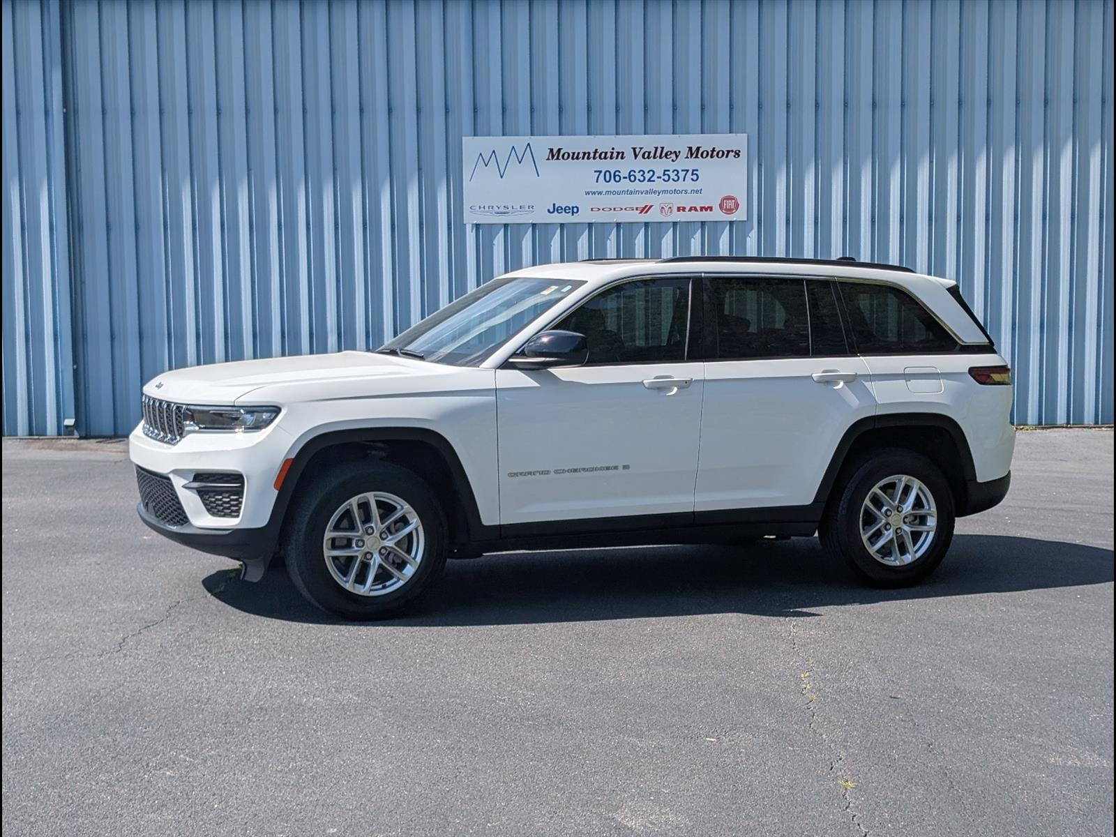 2025 Jeep Grand Cherokee Laredo X 4x4's photo