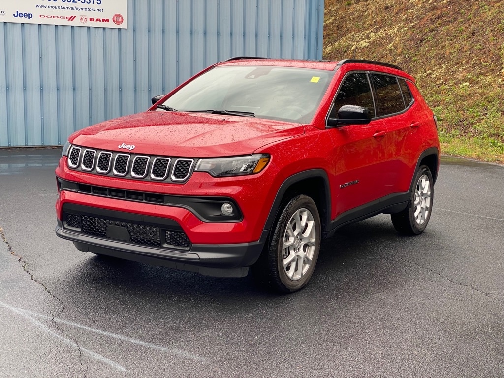 Used 2023 Jeep Compass Latitude Lux with VIN 3C4NJDFN6PT570045 for sale in Mineral Bluff, GA