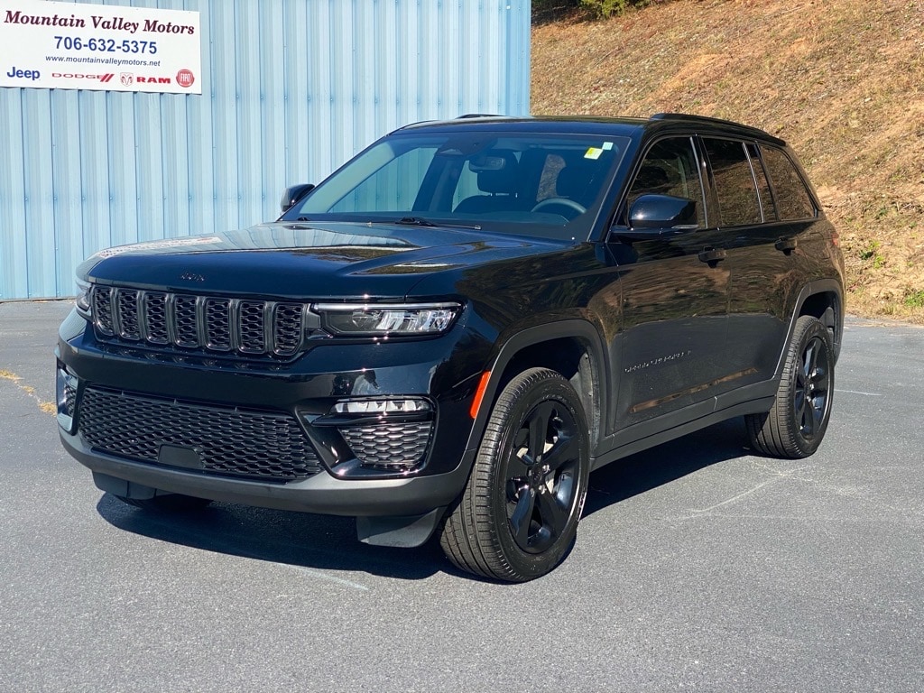 Used 2023 Jeep Grand Cherokee Limited with VIN 1C4RJHBG5PC525786 for sale in Mineral Bluff, GA