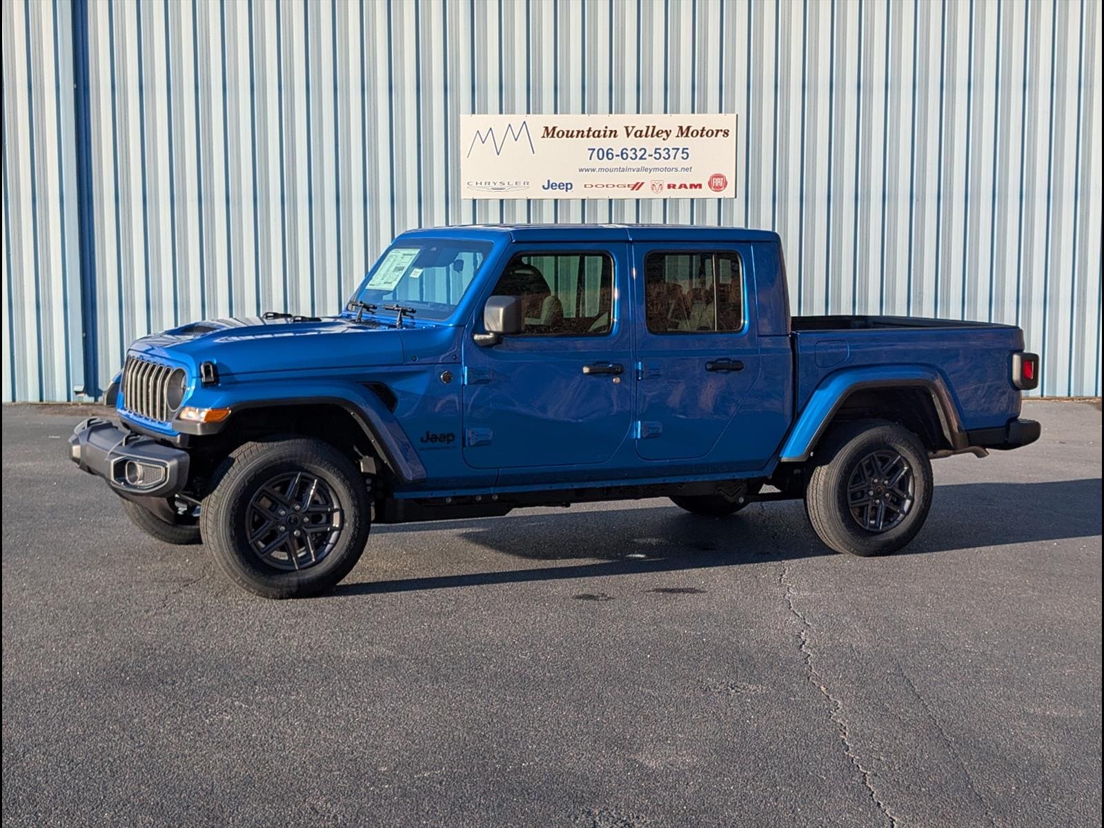 2026 Jeep Gladiator Sport S Auto's photo