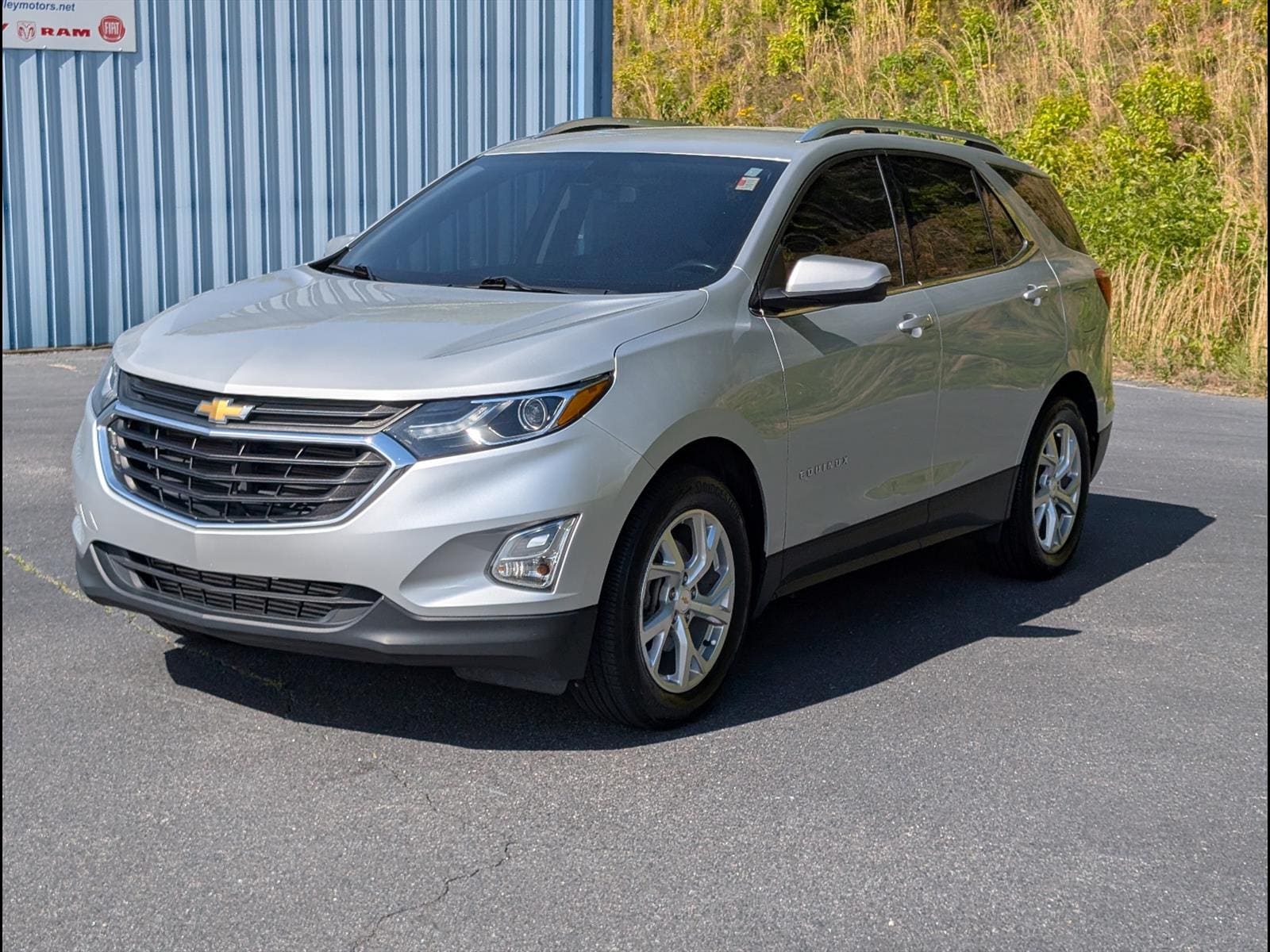 Used 2019 Chevrolet Equinox LT with VIN 2GNAXLEX6K6224656 for sale in Mineral Bluff, GA