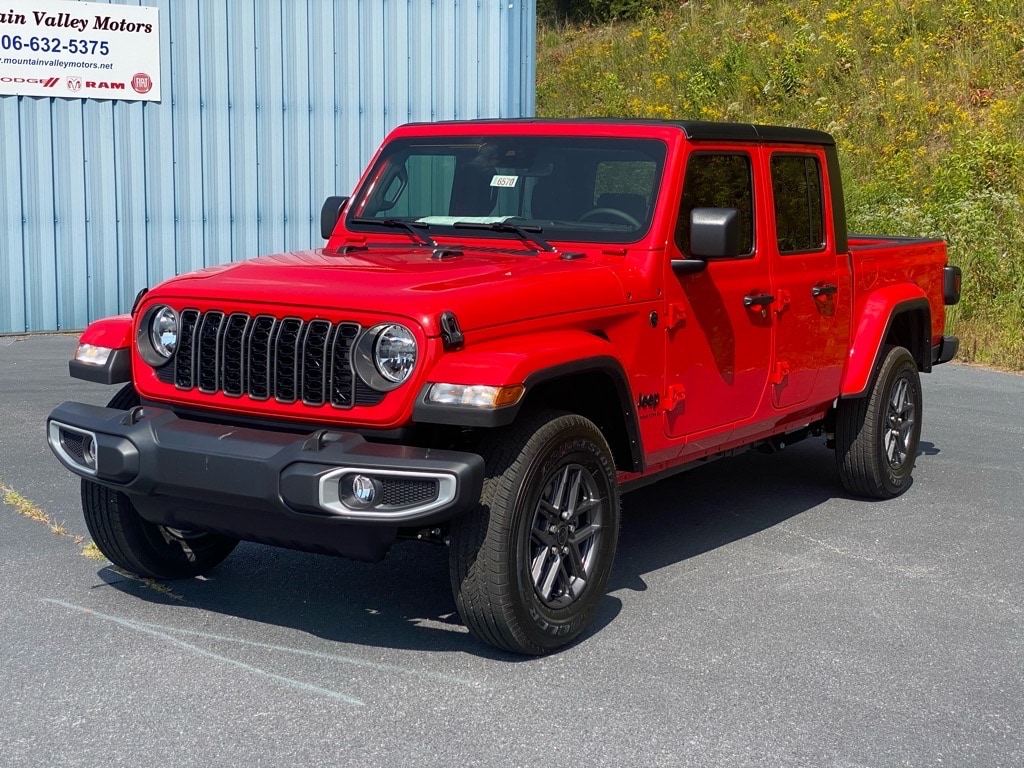 Used 2024 Jeep Gladiator Sport S with VIN 1C6HJTAG6RL131868 for sale in Mineral Bluff, GA