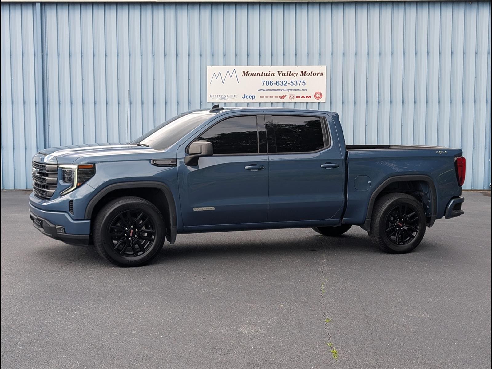 2024 GMC Sierra 4WD Crew Cab Std Box Elevation 3VL's photo