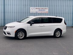 2026 Chrysler Pacifica SELECT Passenger Van
