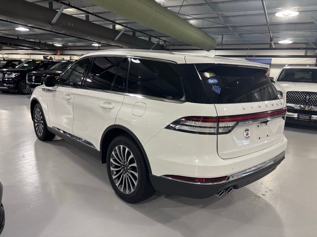 2022 Lincoln Aviator Reserve photo 3