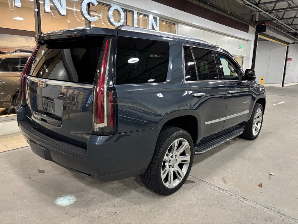 2019 Cadillac Escalade Luxury photo 4