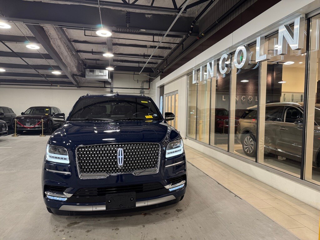 2019 Lincoln Navigator Reserve photo 2