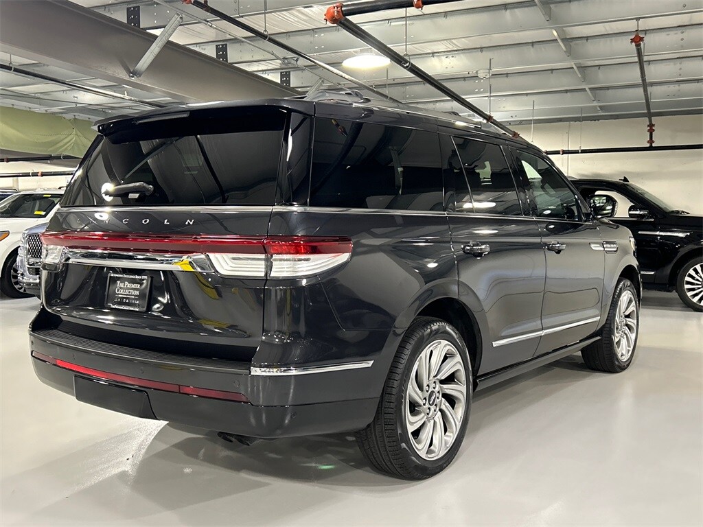 2022 Lincoln Navigator Reserve photo 2