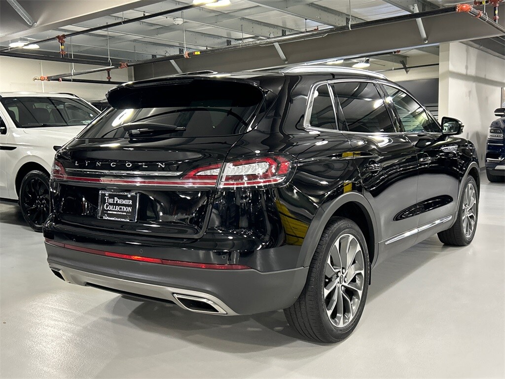 2022 Lincoln Nautilus Reserve photo 2