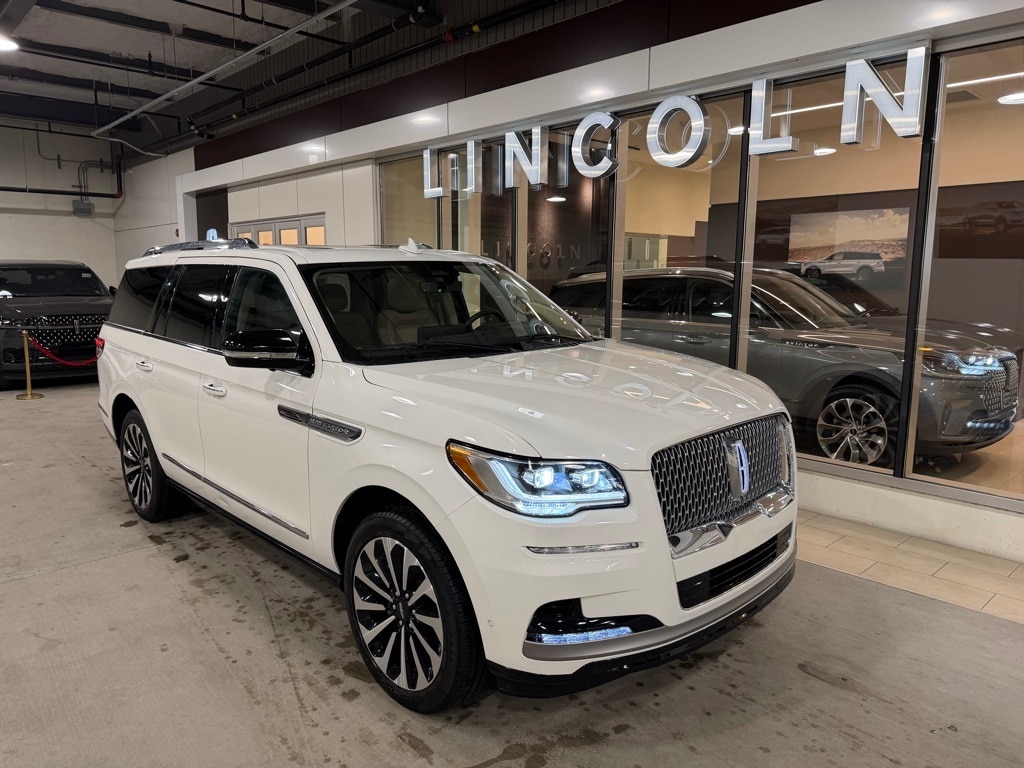 2023 Lincoln Navigator Reserve's photo