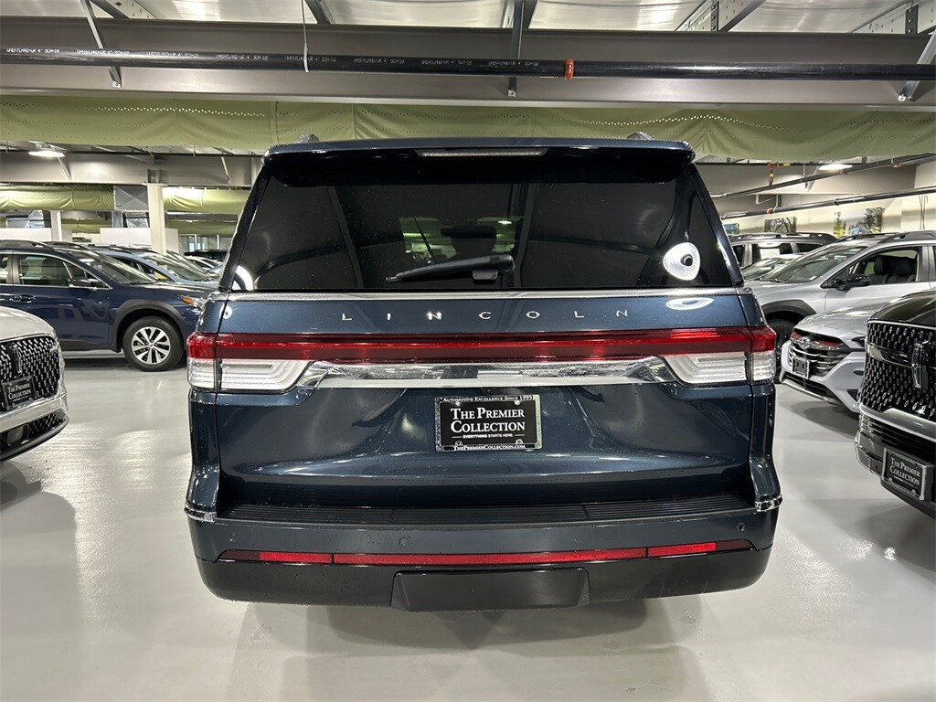 2022 Lincoln Navigator L Reserve photo 2