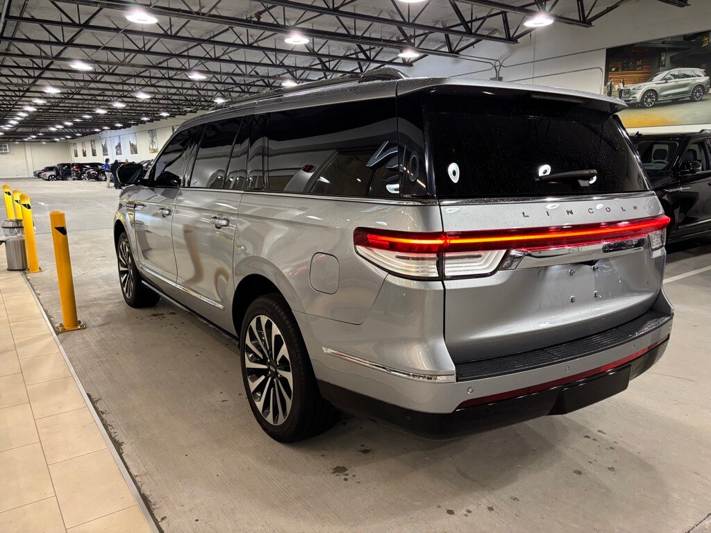 2022 Lincoln Navigator L Reserve photo 4
