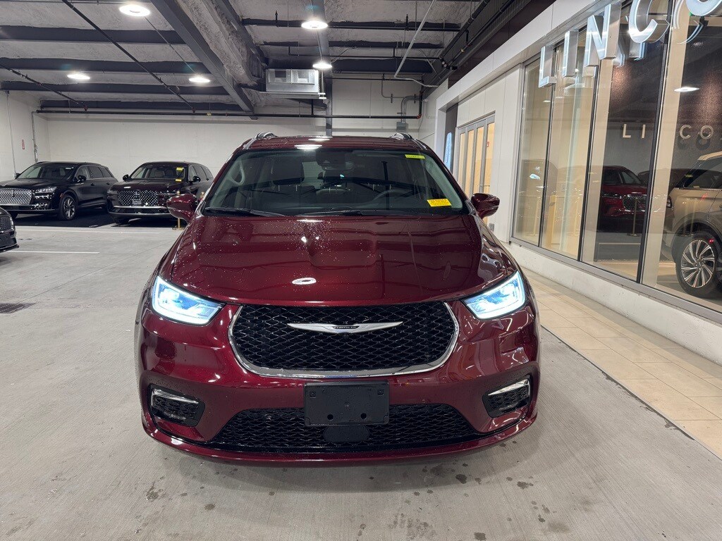 2022 Chrysler Pacifica Hybrid Touring L photo 4