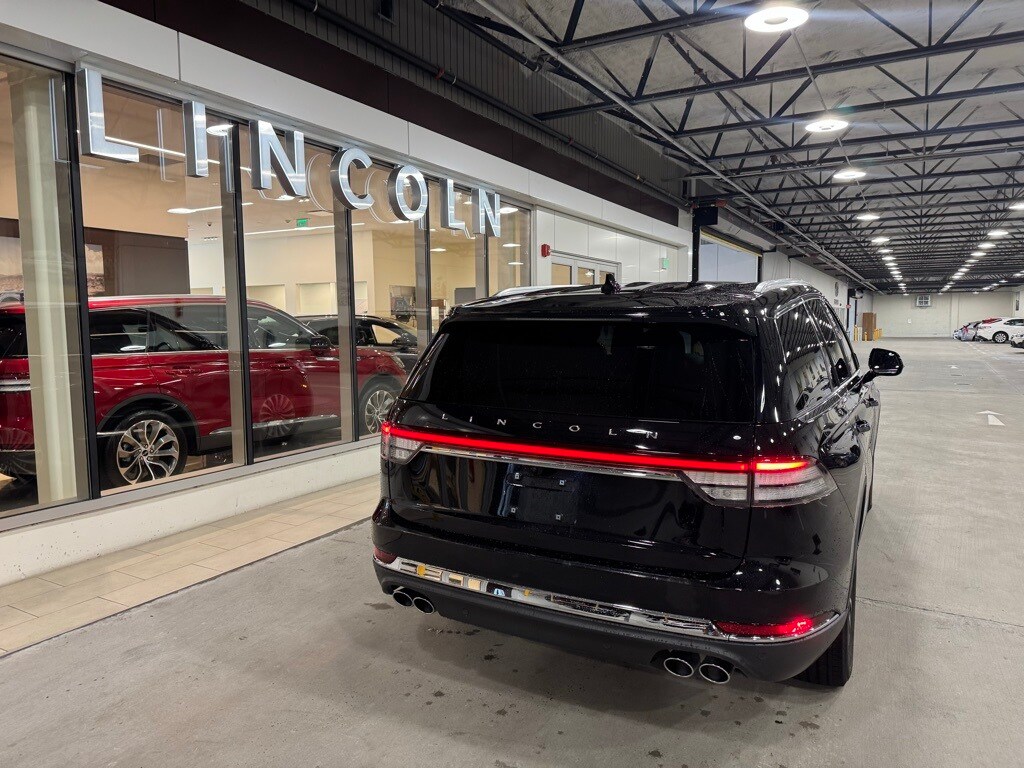 2022 Lincoln Aviator Reserve photo 2