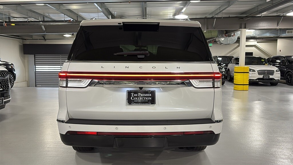 2022 Lincoln Navigator L Reserve photo 3