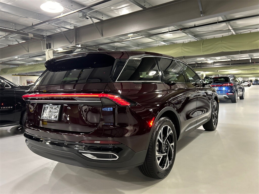 2025 Lincoln Nautilus Premiere photo 2