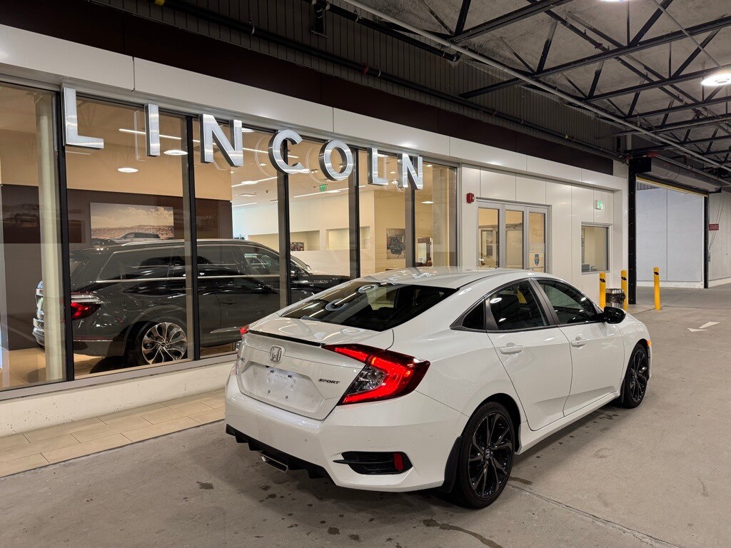 2019 Honda Civic Sport photo 4