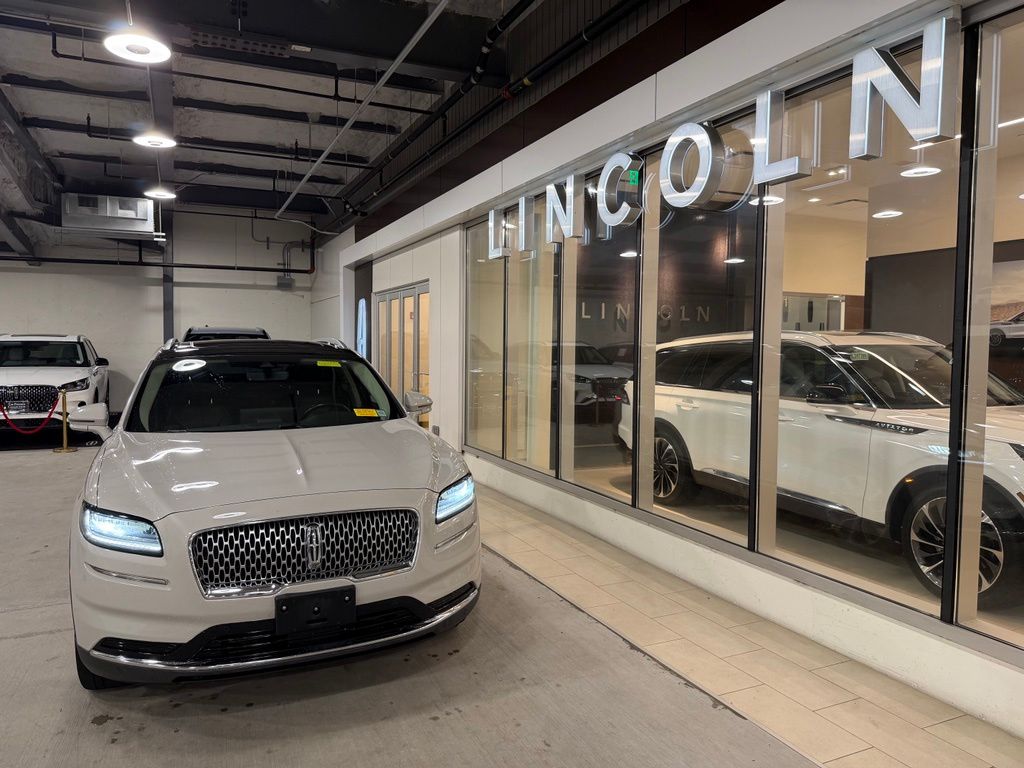 2021 Lincoln Nautilus Reserve AWD photo