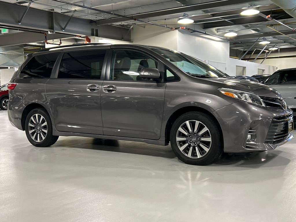 Used 2020 Toyota Sienna Limited Premium Minivan/Van