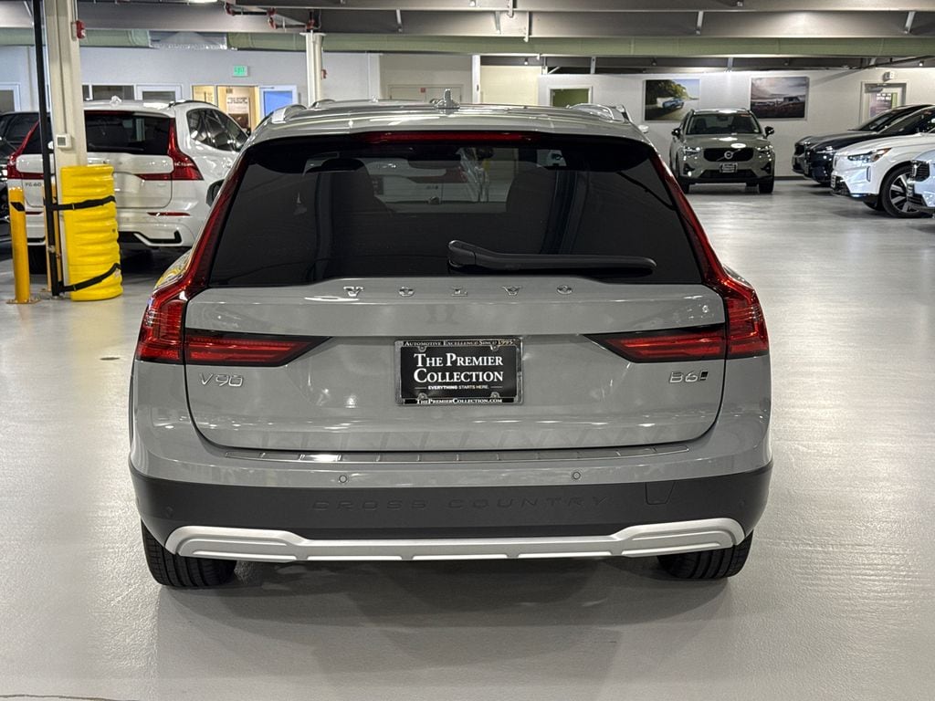 Used 2024 Volvo V90 Cross Country B6 Wagon