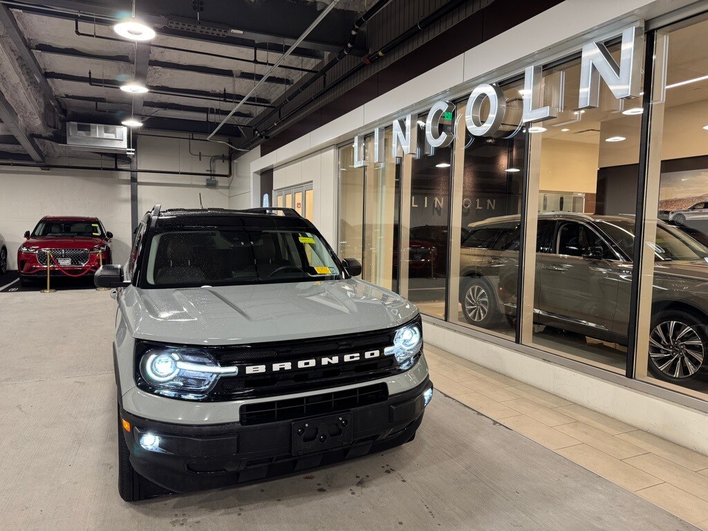 2021 Ford Bronco Sport Outer Banks photo 3