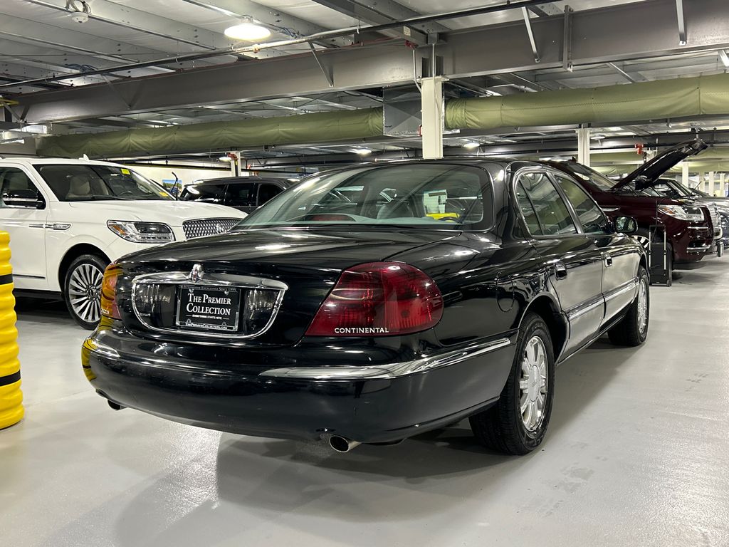 Used 2002 Lincoln Continental Base with VIN 1LNHM97V82Y698838 for sale in Elmsford, NY