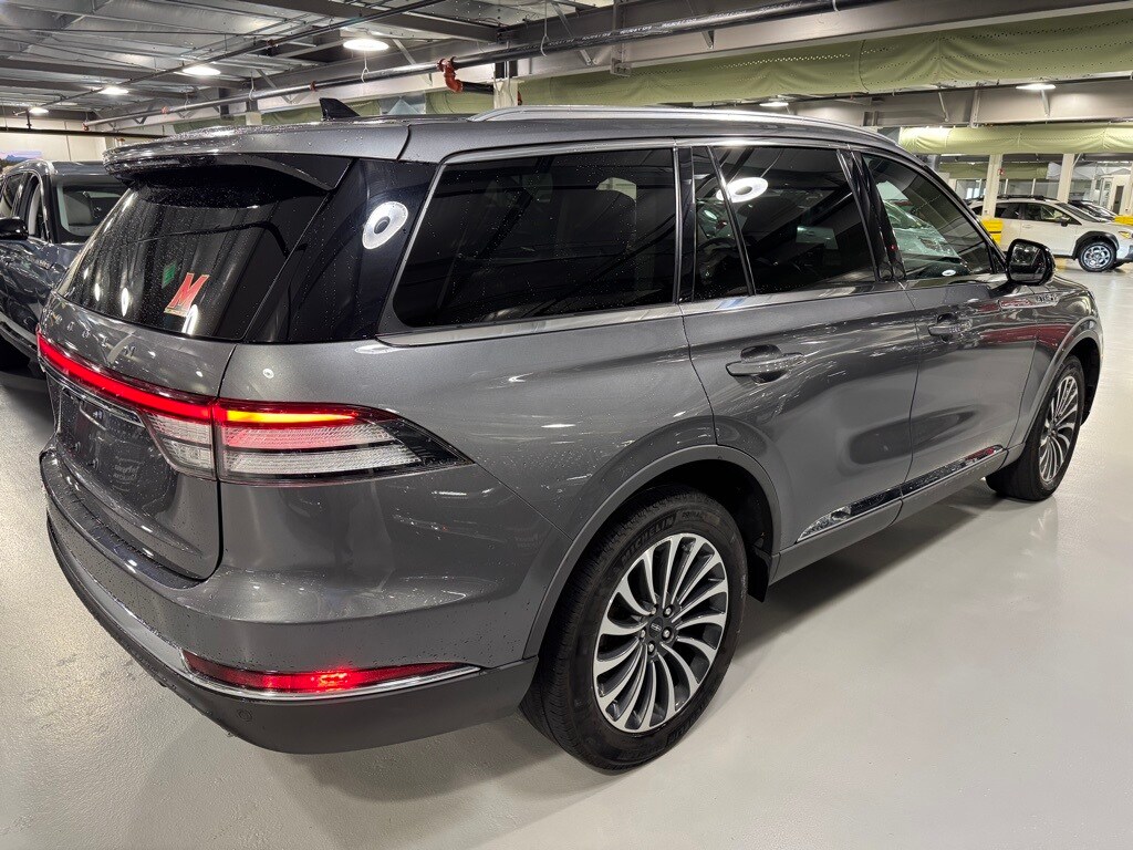2023 Lincoln Aviator Standard photo 4