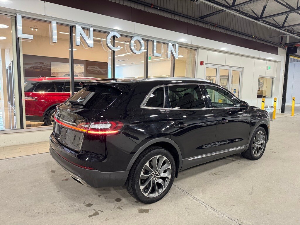 2022 Lincoln Nautilus Reserve photo 3