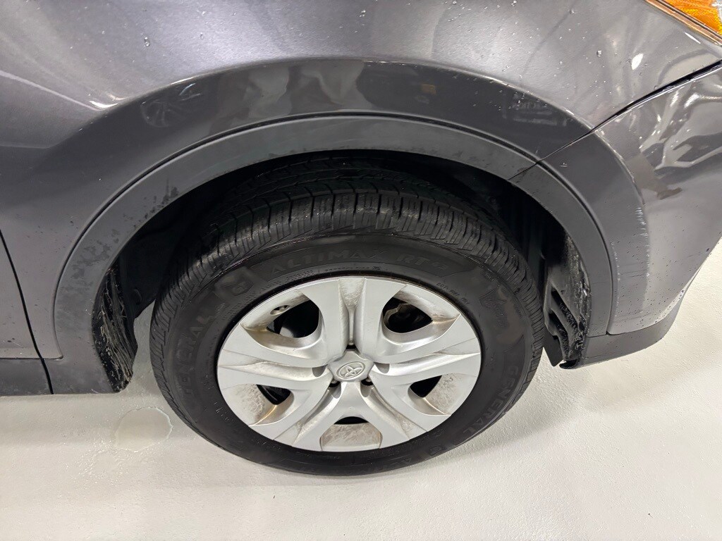 2013 Toyota RAV4 LE photo 4