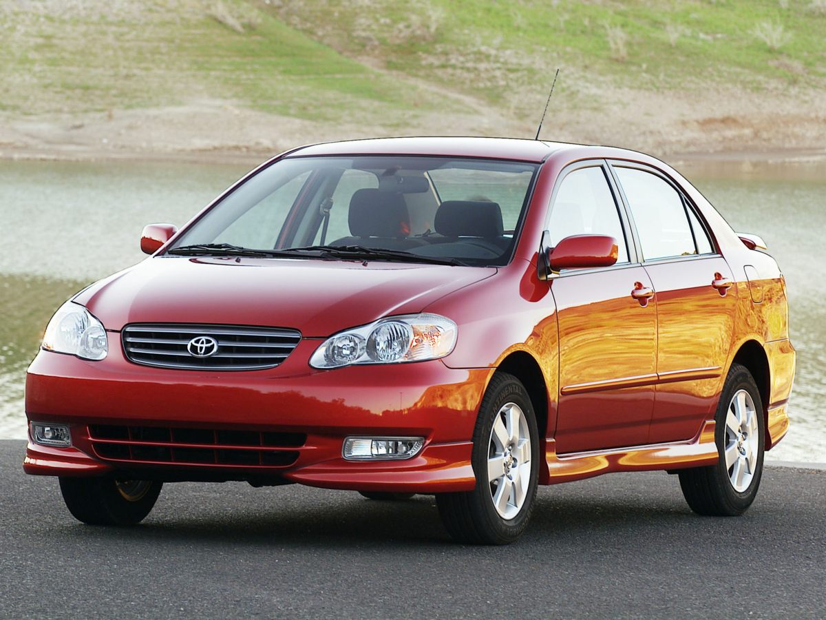 2004 Toyota Corolla CE's photo