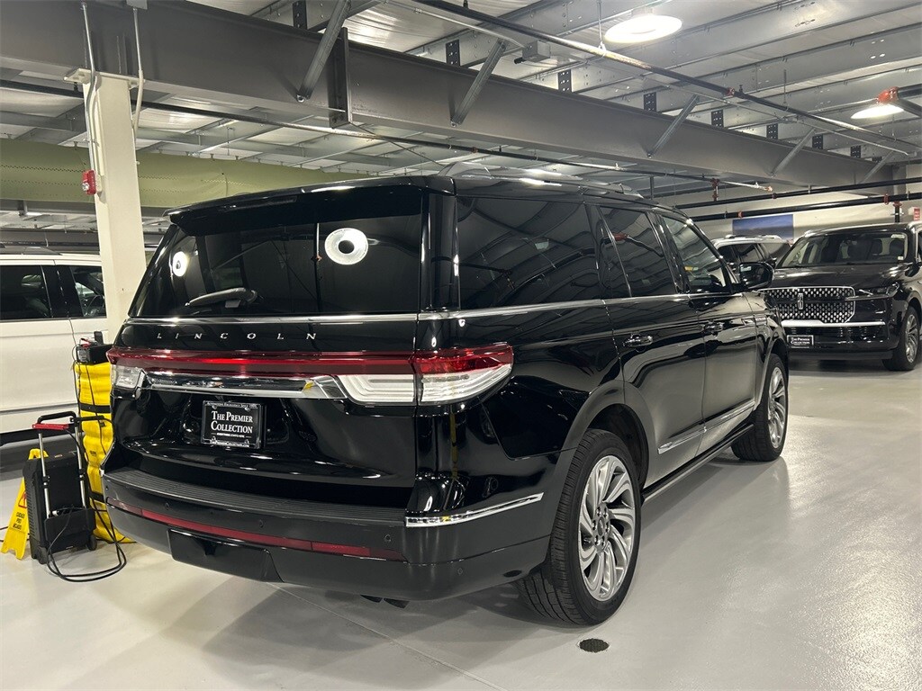 2022 Lincoln Navigator Reserve photo 2