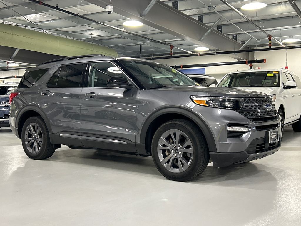 2022 Ford Explorer XLT 4WD's photo