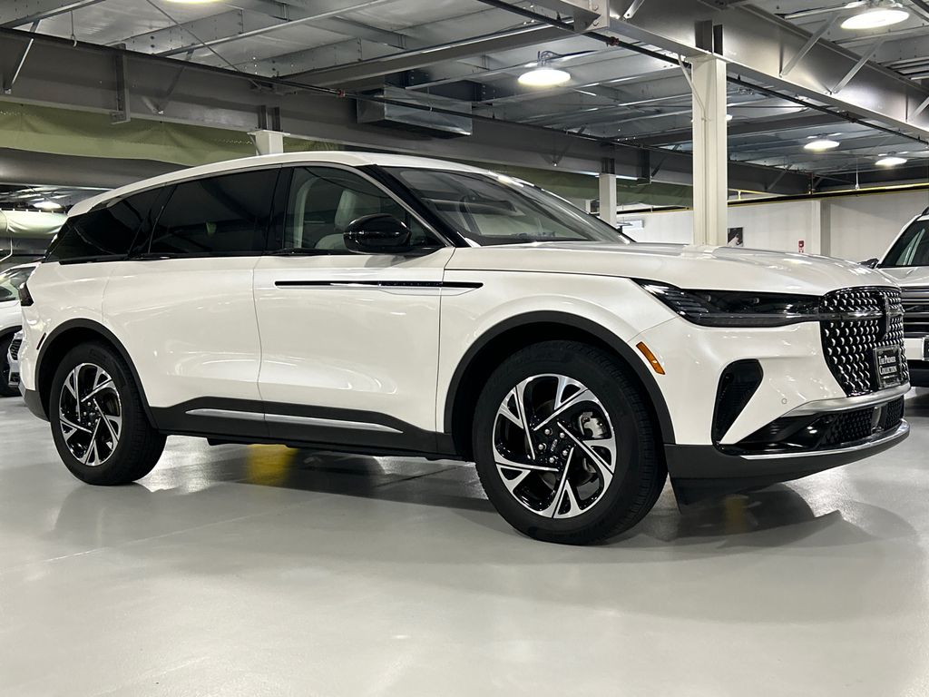 2026 Lincoln Nautilus Premiere AWD's photo
