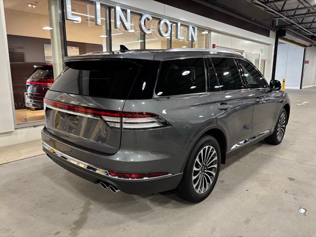 2023 Lincoln Aviator Standard photo 4