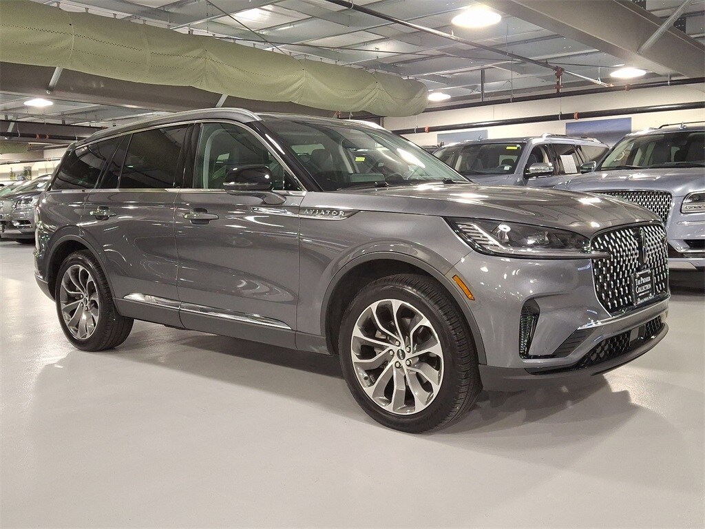2025 Lincoln Aviator Reserve photo 3