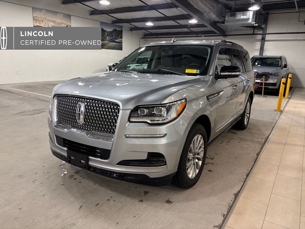 2022 Lincoln Navigator AWD's photo