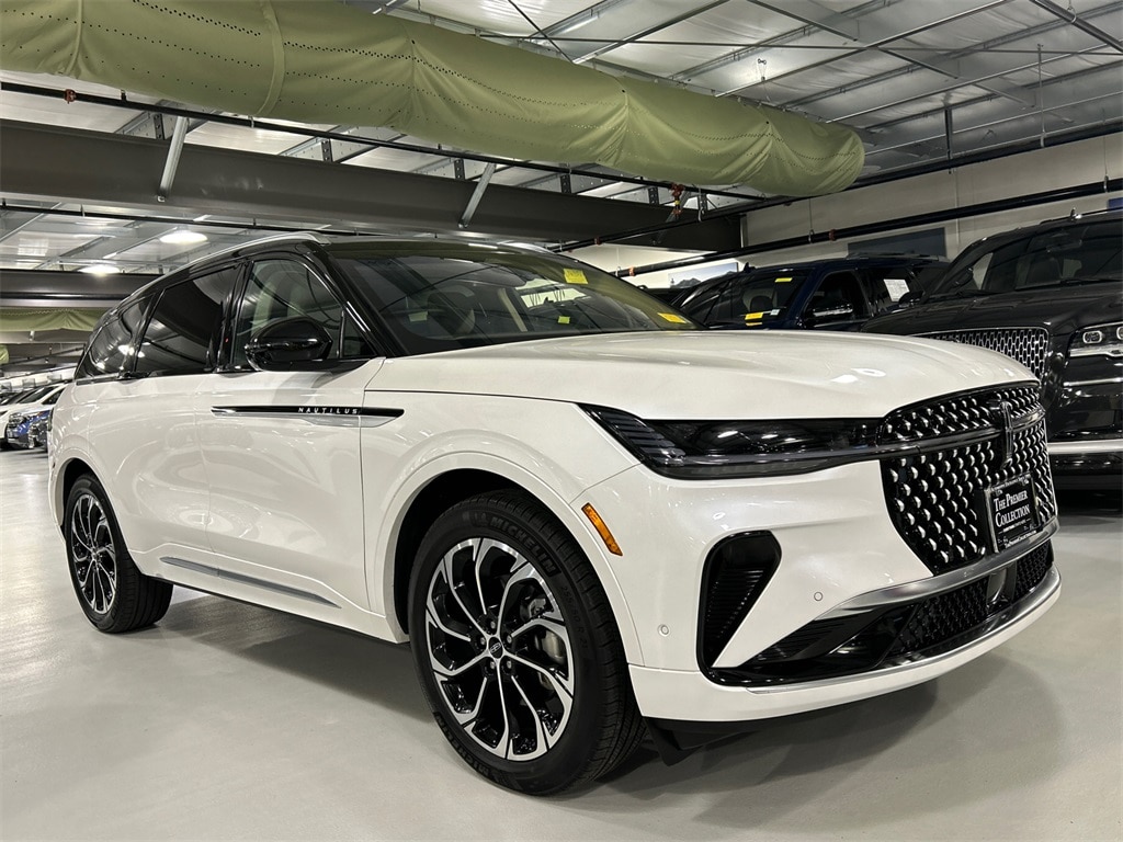 2024 Lincoln Nautilus Reserve's photo