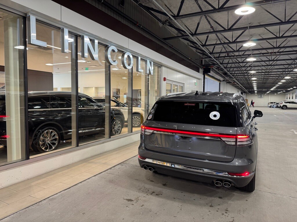 2023 Lincoln Aviator Standard photo 4