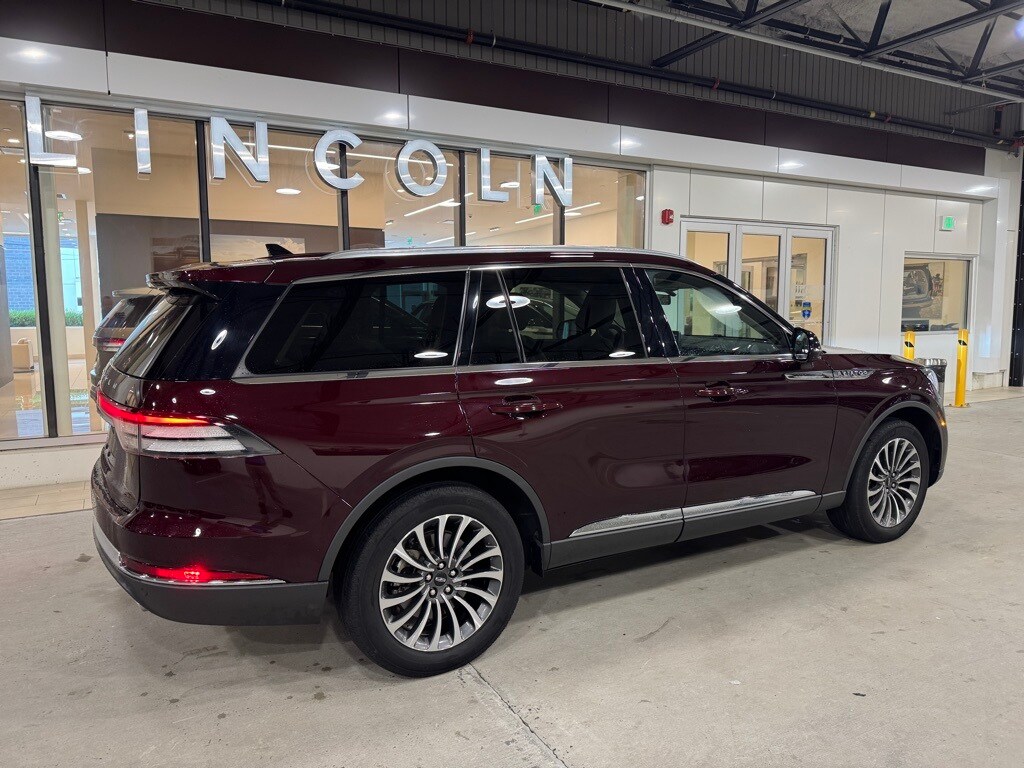 2022 Lincoln Aviator Standard photo 4