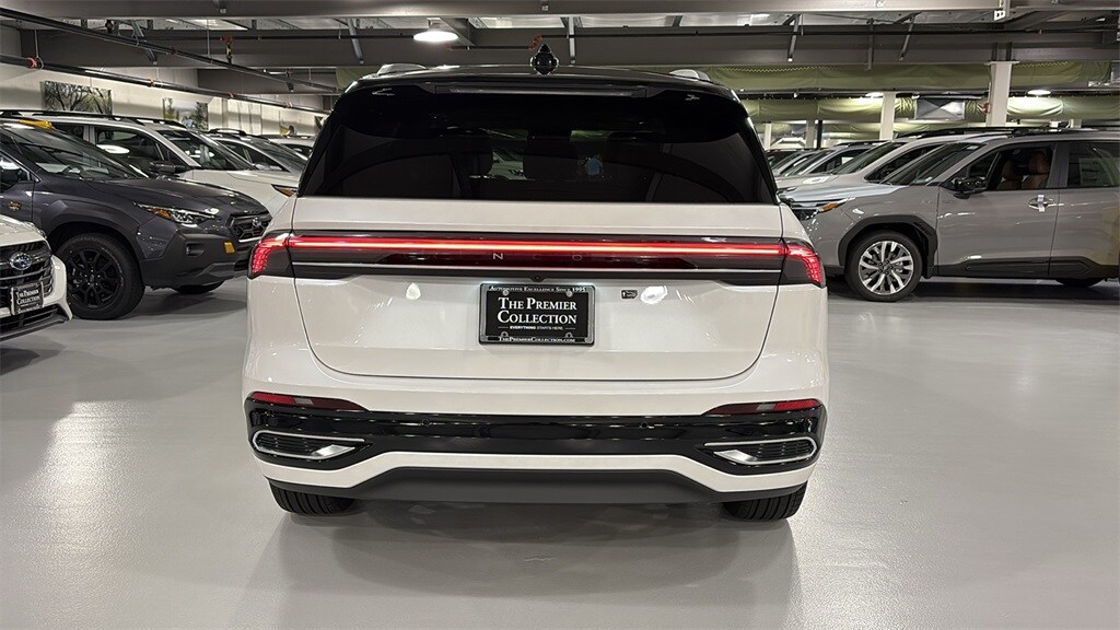 2025 Lincoln Nautilus Reserve photo 3