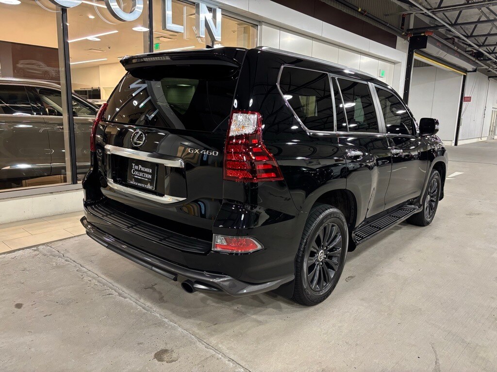 2022 Lexus GX 460 Luxury photo 3